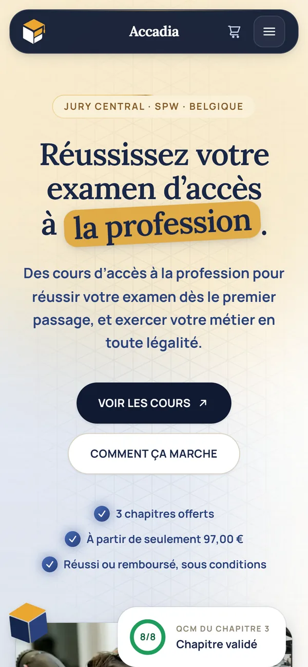 Page d'accueil d'accadia.be sur mobile : titre, boutons et catalogue de cours